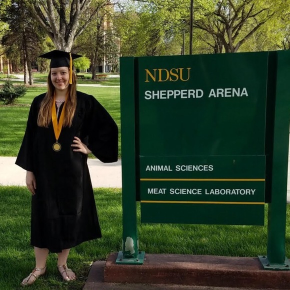 Meet your Posher, Emily - Picture 1 of 1